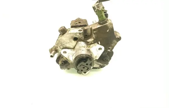 Volvo XC90 Fuel injection high pressure pump 30756125
