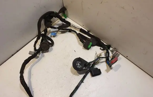 Volvo V70 Front door wiring loom A12026019 30773664