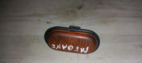 Renault Megane I Front fender indicator light