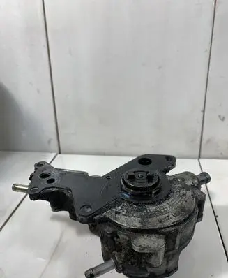 Audi A3 S3 8L Fuel injection high pressure pump 038145215