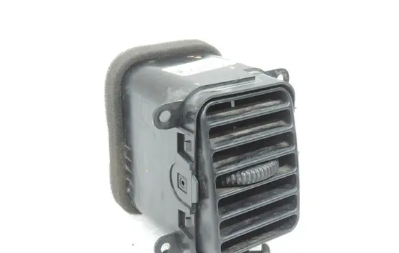 Mitsubishi L200 Dash center air vent grill MR117486