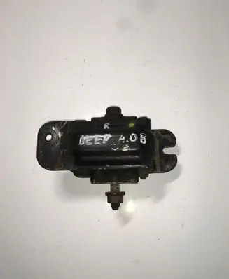 Jeep Cherokee Engine mount bracket 46535