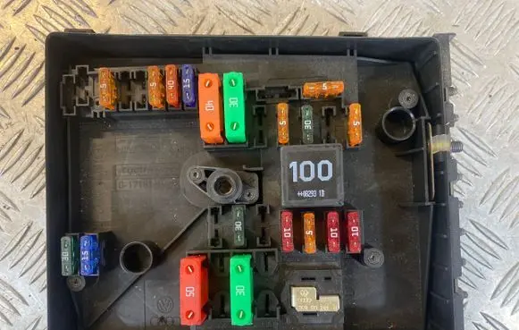 Volkswagen Caddy Fuse box set 1K0937800BG 1K0937125A 1K0937804G