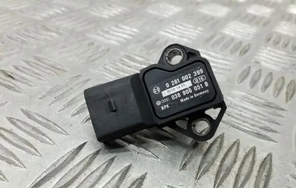 Volkswagen Golf VI Air pressure sensor 038906051B 0281002399