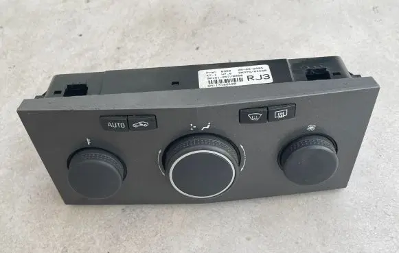 Opel Zafira B Climate control unit 13168100