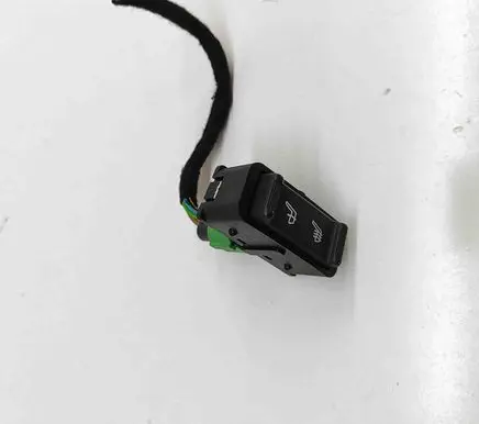 Chrysler Pacifica Seat heating switch 0UF25TRMAA