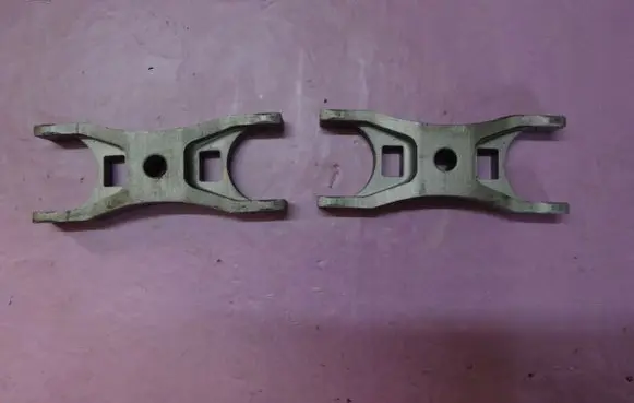 Volkswagen PASSAT B8 Engine mounting bracket 04L199207