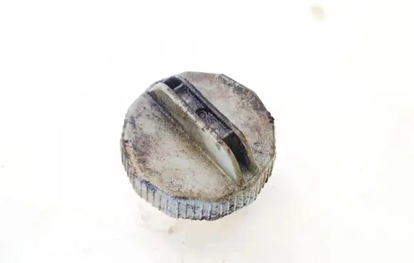 Mazda 626 Fuel tank filler cap 