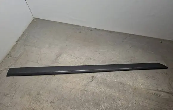 Opel Astra H Front door trim (molding) 24461093 498166255