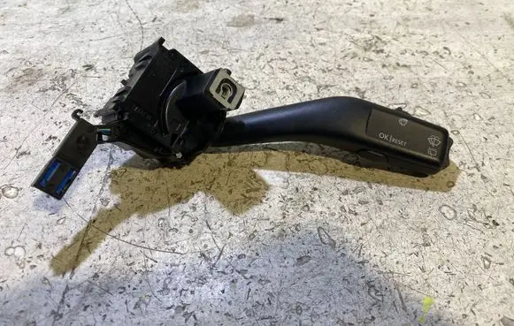 Volkswagen Golf V Wiper control stalk ANP80H024A 1UC0054B