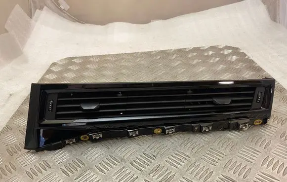 Audi A1 Dashboard side air vent grill/cover trim 82B820951B