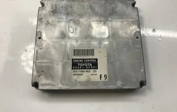 Toyota Corolla Verso AR10 Engine control unit/module 896610F091 MB1758009431