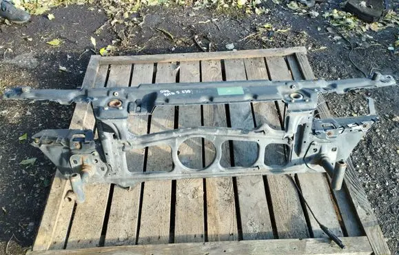 BMW 5 E39 Radiator support slam panel