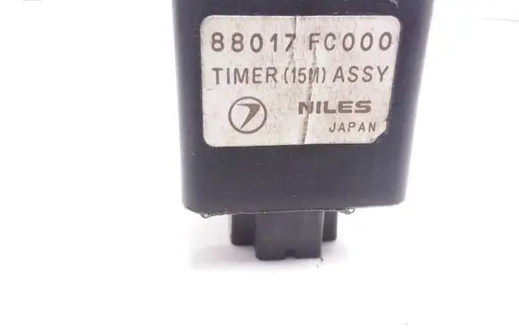 Subaru Forester SF Hazard warning light relay 88017FC000