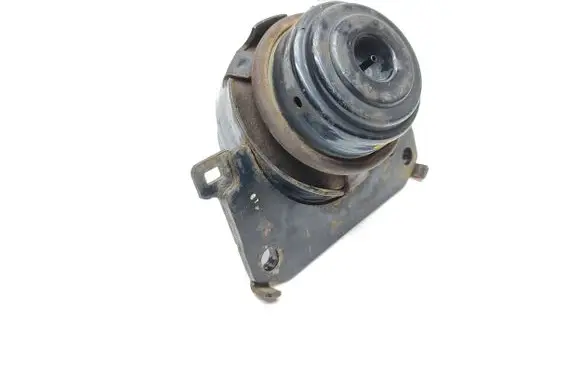 Toyota Land Cruiser (J150) Engine mount bracket