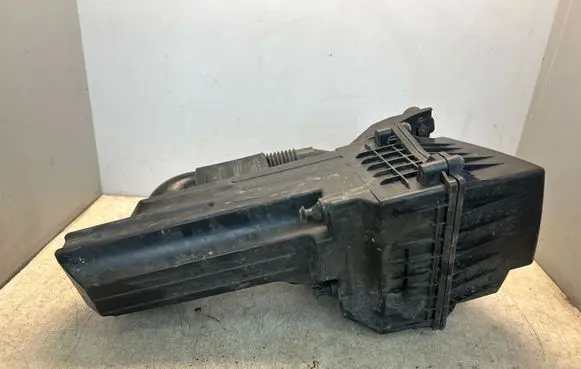 Ford Fiesta Air filter box 8V219600BH