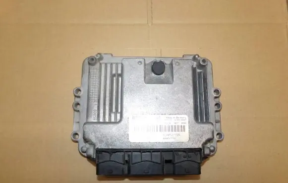 Renault Megane II Engine control unit/module 0281012589