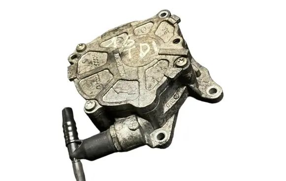 Volkswagen PASSAT B6 Vacuum pump 03L145100