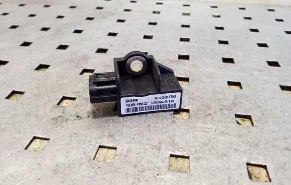 Honda CR-V Airbag deployment crash/impact sensor 5WK43786 77970SWAE113M4