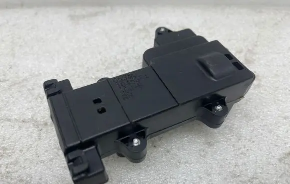 Tesla Model X Door control unit/module 104535400b