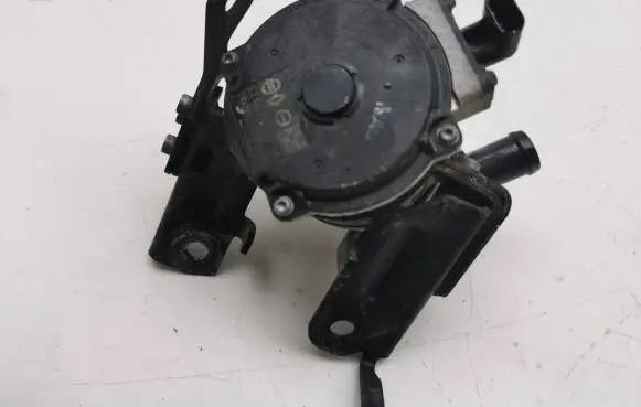 Renault Megane E-Tech Electric auxiliary coolant/water pump 215815MP0A