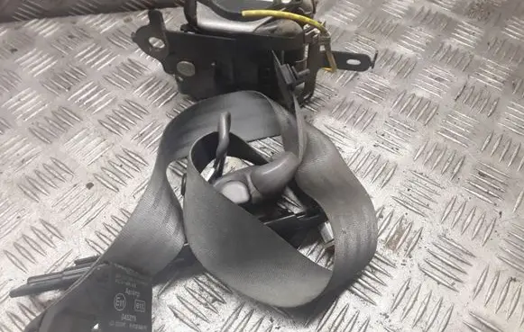 KIA Carens I Front seatbelt 045279