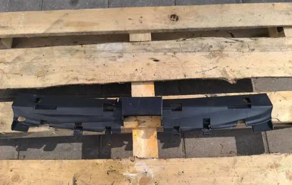 Opel Vivaro Radiator trim 8200414161