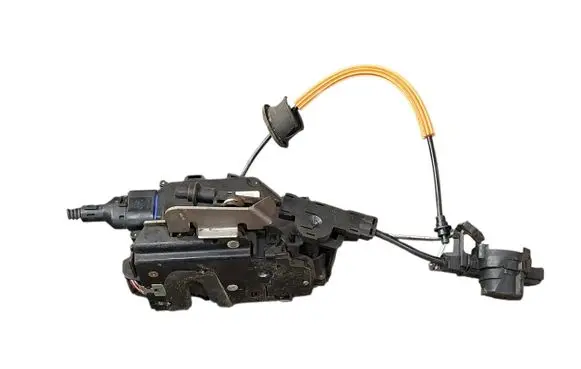 Audi A8 S8 D3 4E Front door lock 4E1837015