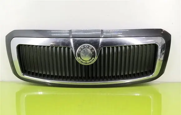 Skoda Superb B5 (3U) Front bumper upper radiator grill 3U0853651C