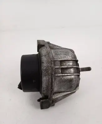 BMW 3 E90 E91 Engine mount bracket 13981112