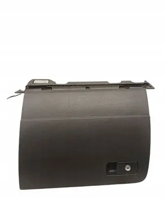 Volkswagen PASSAT B8 Glove box 
