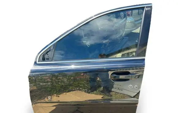 Volvo XC90 Front door