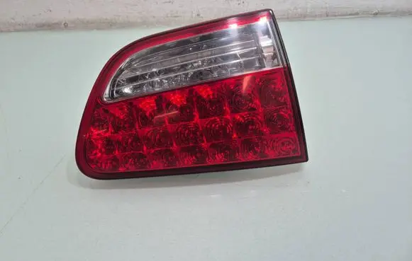 Citroen C-Crosser Tailgate rear/tail lights 