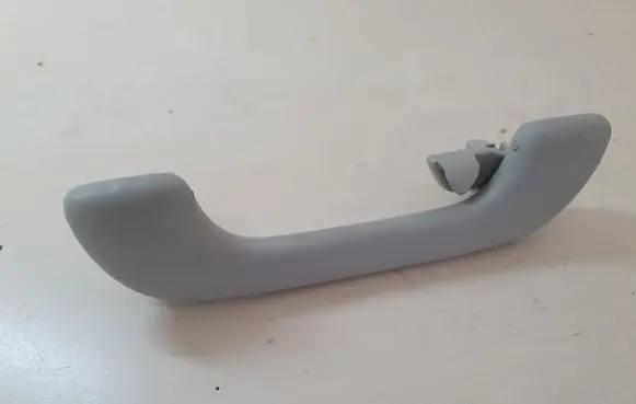 Nissan Qashqai Rear interior roof grab handle 8200003209