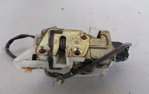 Mazda 323 F Rear door lock 
