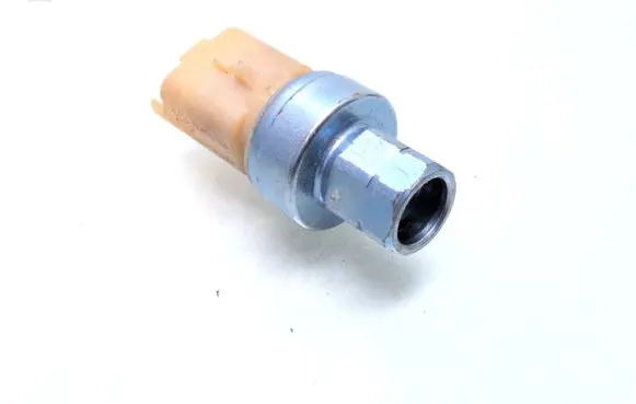 Opel Grandland X Air conditioning (A/C) pressure sensor 9673006380