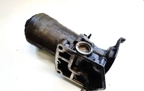 Volkswagen PASSAT B6 Oil filter cover 045115389j