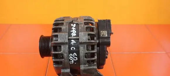 Opel Zafira C Generator/alternator 39007852 B20DTH