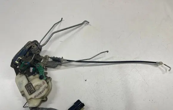 KIA Sorento Front door lock