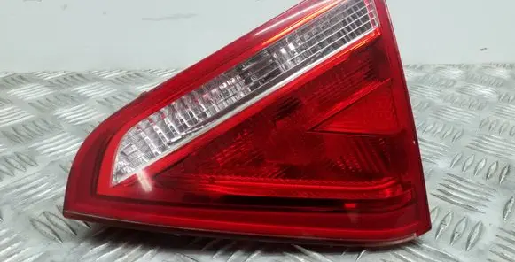 Audi A5 8T 8F Tailgate rear/tail lights 8T0945094