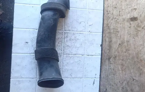 Audi Q7 4L Air intake duct part 7L6129752B 7L6129609