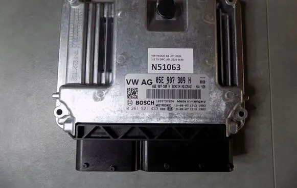 Volkswagen PASSAT B8 Engine control unit/module 05E907309H