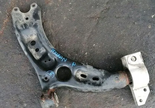 Volkswagen Touran I Front lower control arm/wishbone 103KW