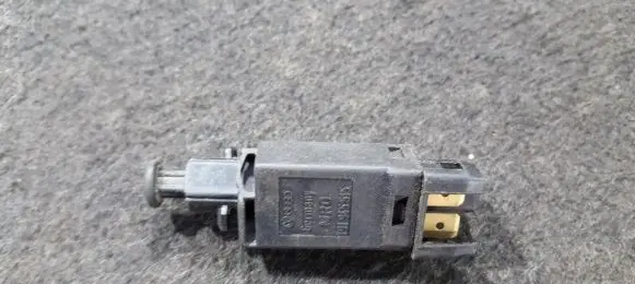 Volkswagen Golf III Brake pedal sensor switch 191945515 MRO191945515