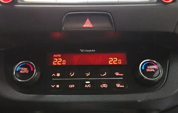 KIA Sportage Climate control/heater control trim 972503U101 IMPRK1544830
