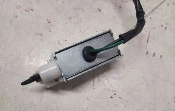 KIA Sorento Fuel tank cap lock