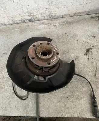 BMW 1 E81 E87 Rear wheel hub