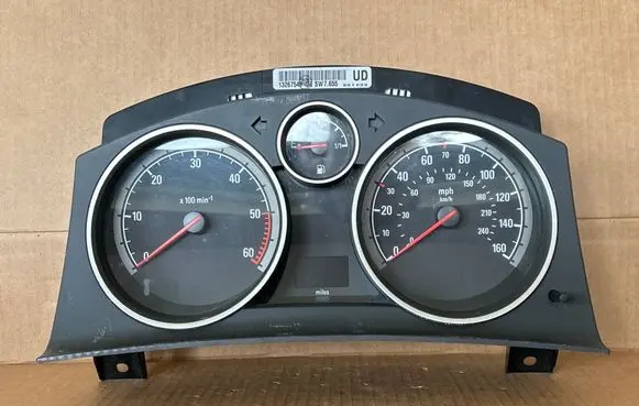 Speedometer (instrument cluster)