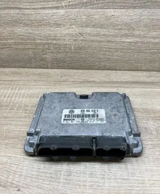 Volkswagen PASSAT B5 Engine control unit/module 038906018P 0281001720