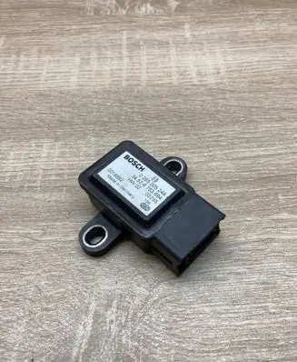 BMW 5 E39 ESP acceleration yaw rate sensor 6753694 0265005248